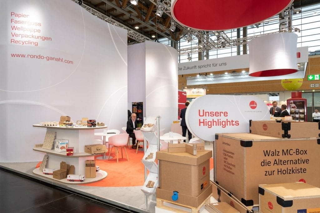 Moderner und einladender Messestand-Entwurf für die Fachpack 2022 für Messebau Nürnberg auf 80m² Fläche